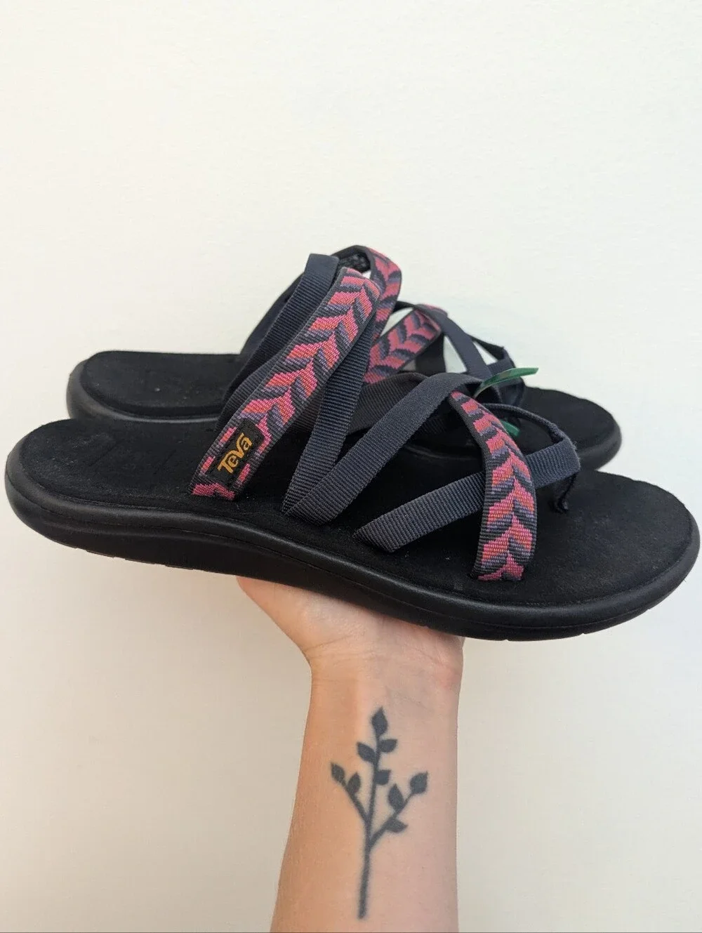Teva Voya Zillesa Sandals In Pink And Navy Chevron 9